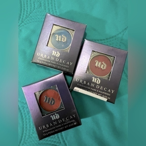 Urban Decay/It Cosmetics bundle new in package - Picture 2 of 16